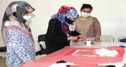 Engelli Kursiyerler Engelliler İçin Dikiyor
